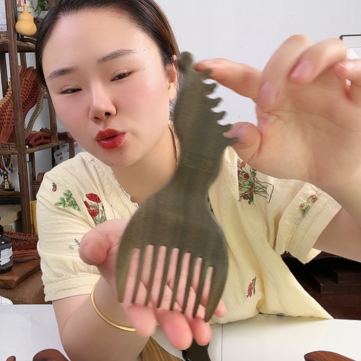 绿檀木凤凰梳微瑕