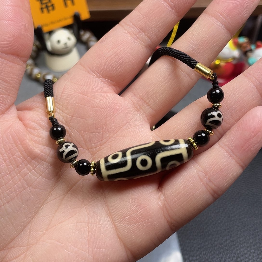 翁****玛瑙/玉髓未镶嵌颈饰