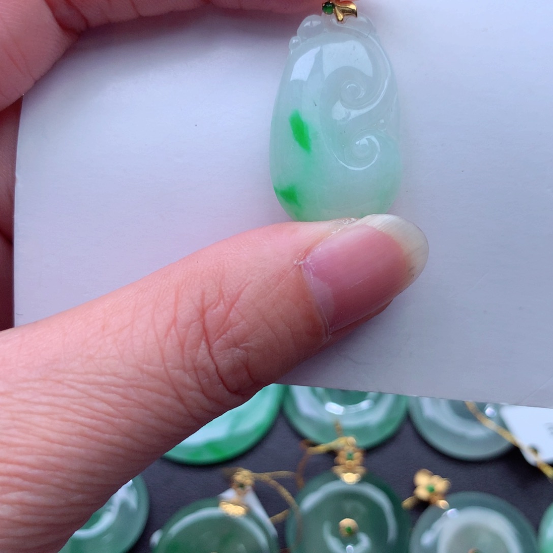 翡翠吊坠(不含链)18K金镶嵌