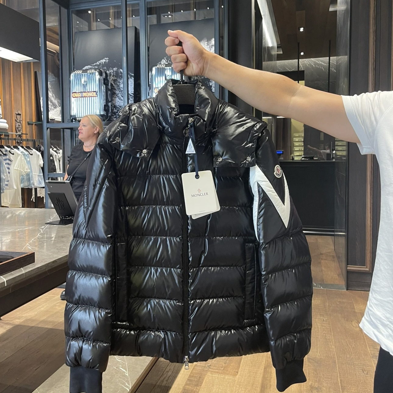未使用 MONCLER Corydale双峰款夹克羽绒服合集