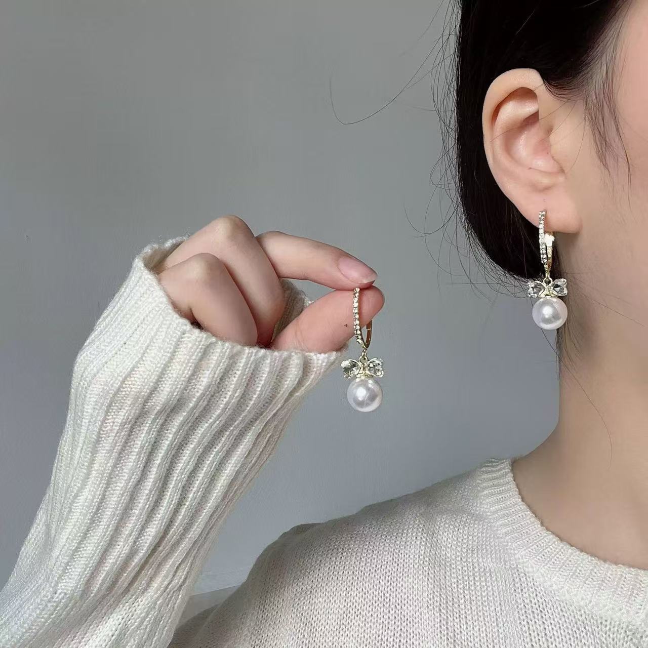 铜合金耳饰 白色轻奢时尚复古简约超仙耳饰N1938   