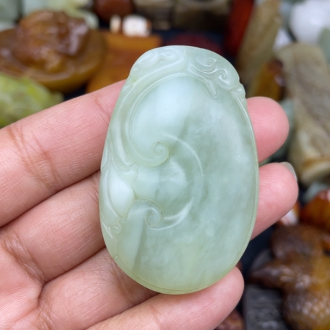 蛇纹石玉未镶嵌颈饰9