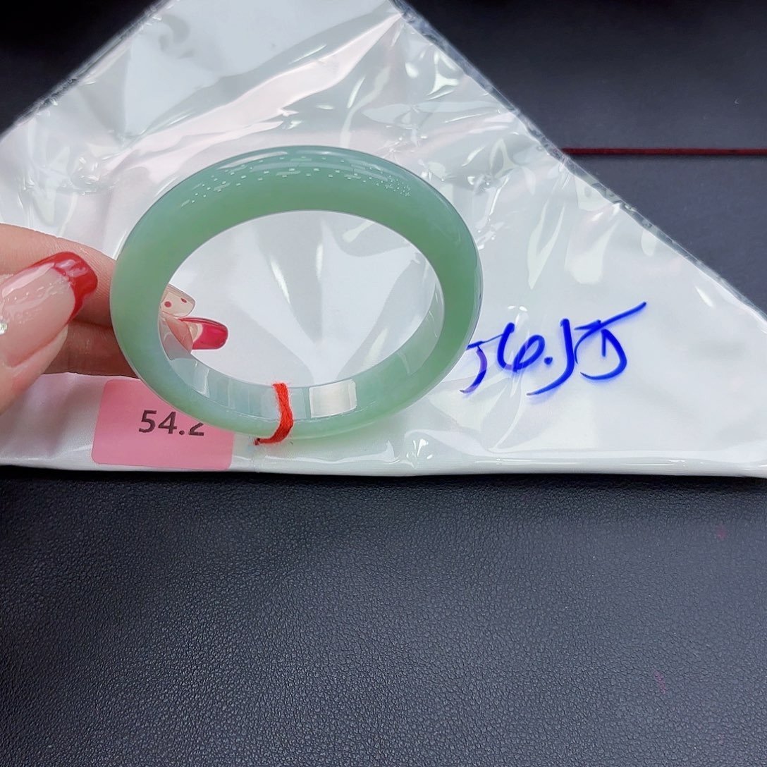 翡翠手镯未镶嵌手镯