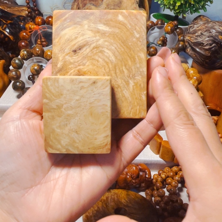 非金属木质?****发长白山琥珀木