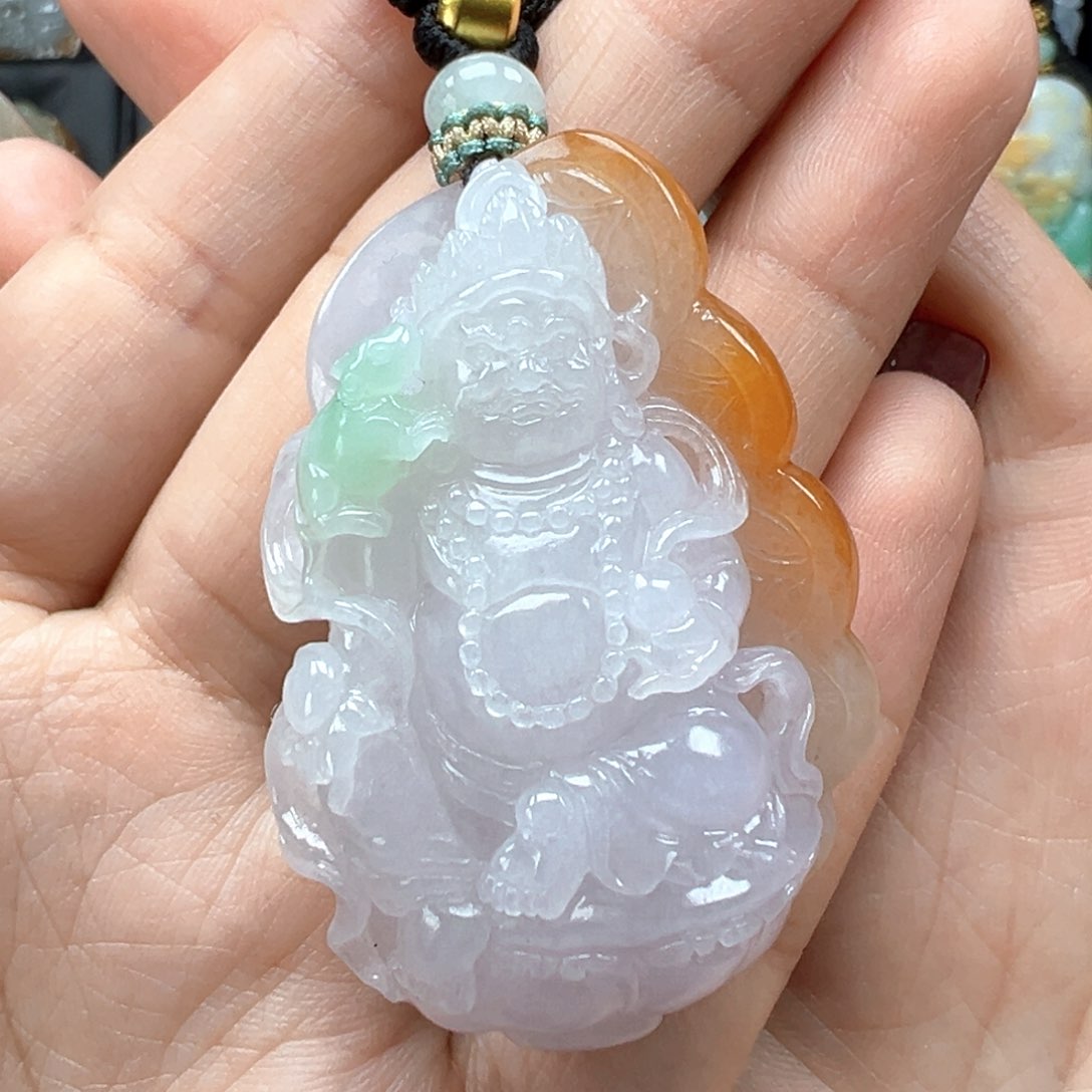 翡翠颈饰未镶嵌黄财爷