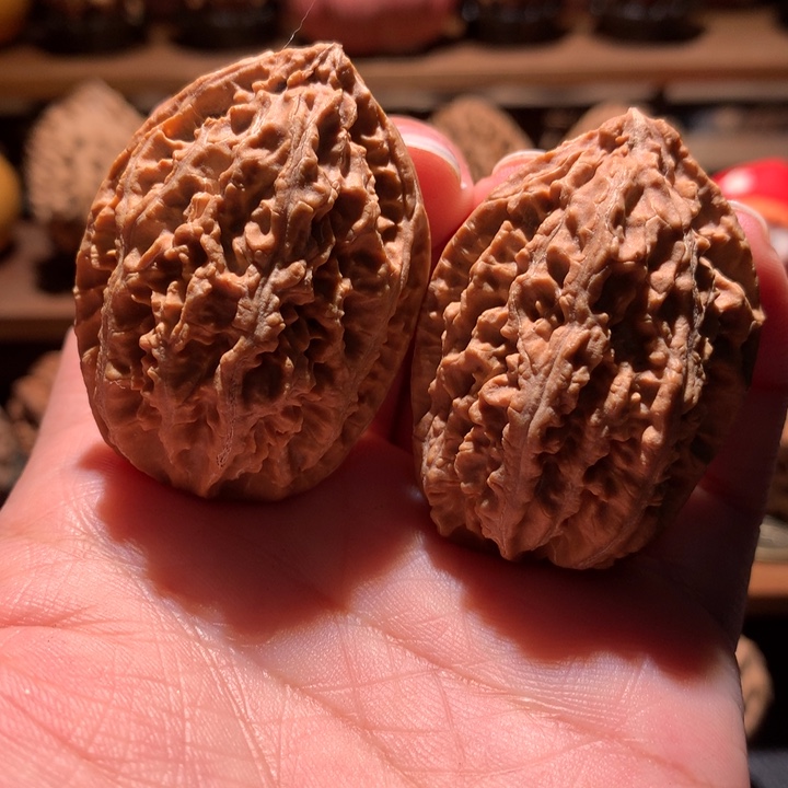 文玩核桃吊坠楸玥核9