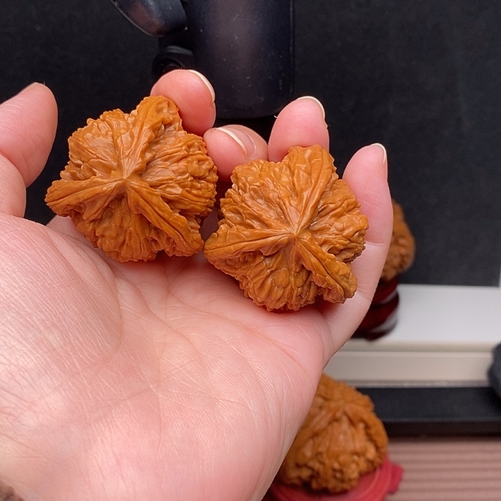 用***5文玩核桃吊坠白奔