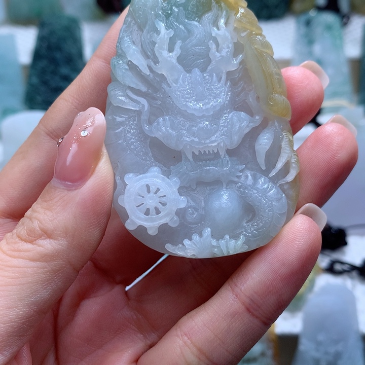 哎***哎定制翡翠未镶嵌龙牌