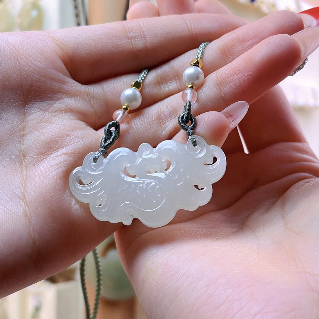 和田玉吊坠(赠链)未镶嵌叶*