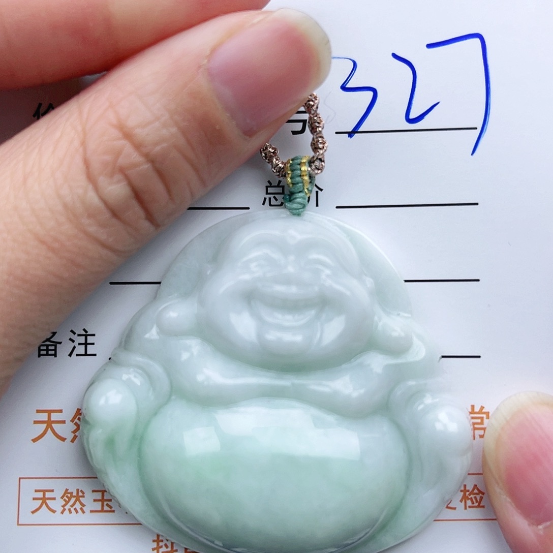 翡翠颈饰未镶嵌佛公