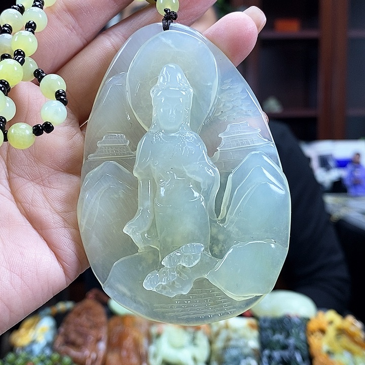 蛇纹石玉吊坠未镶嵌