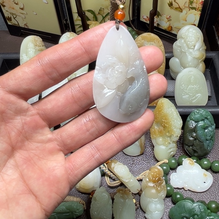 和田玉未镶嵌颈饰