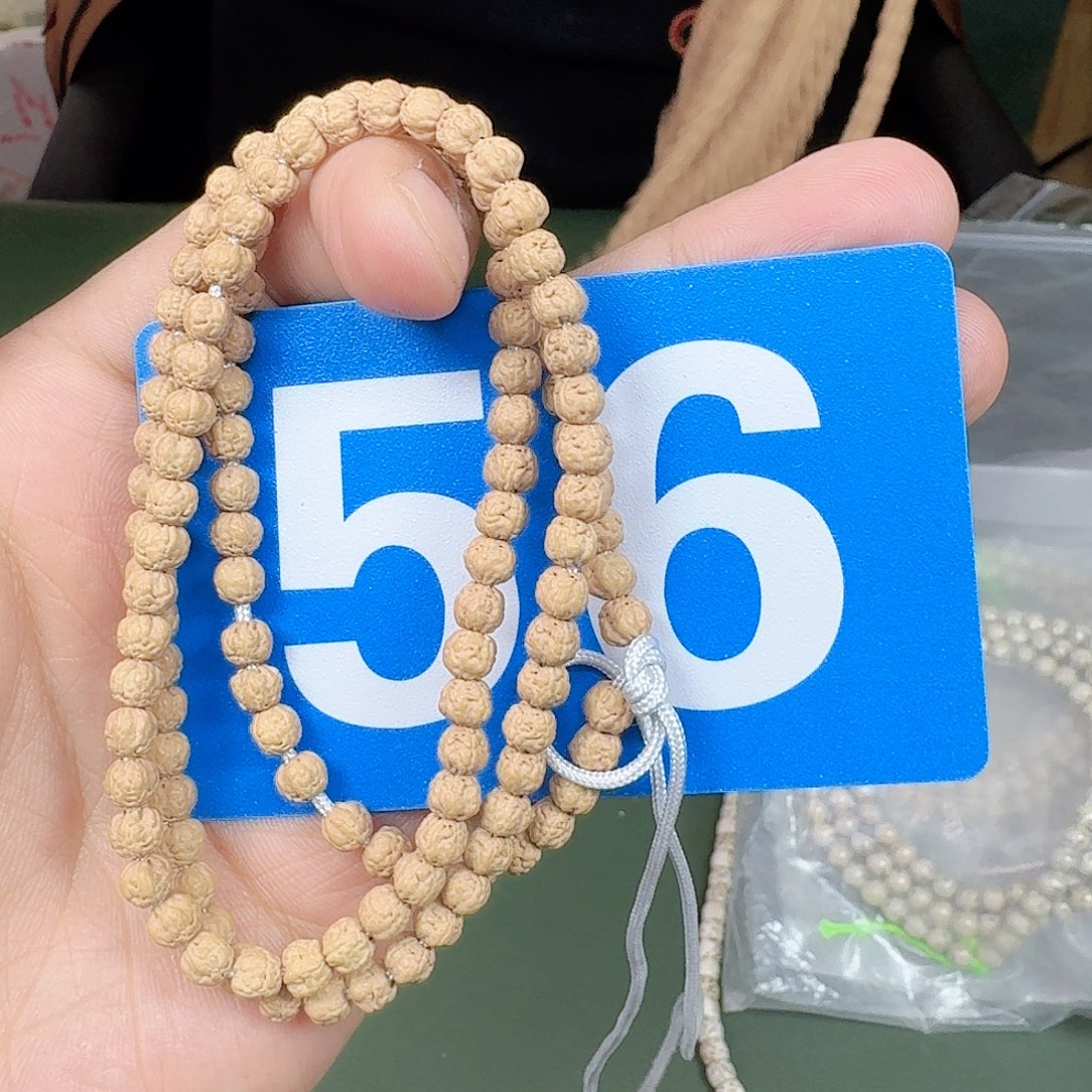 吊坠金刚菩提5左右佛手。  56