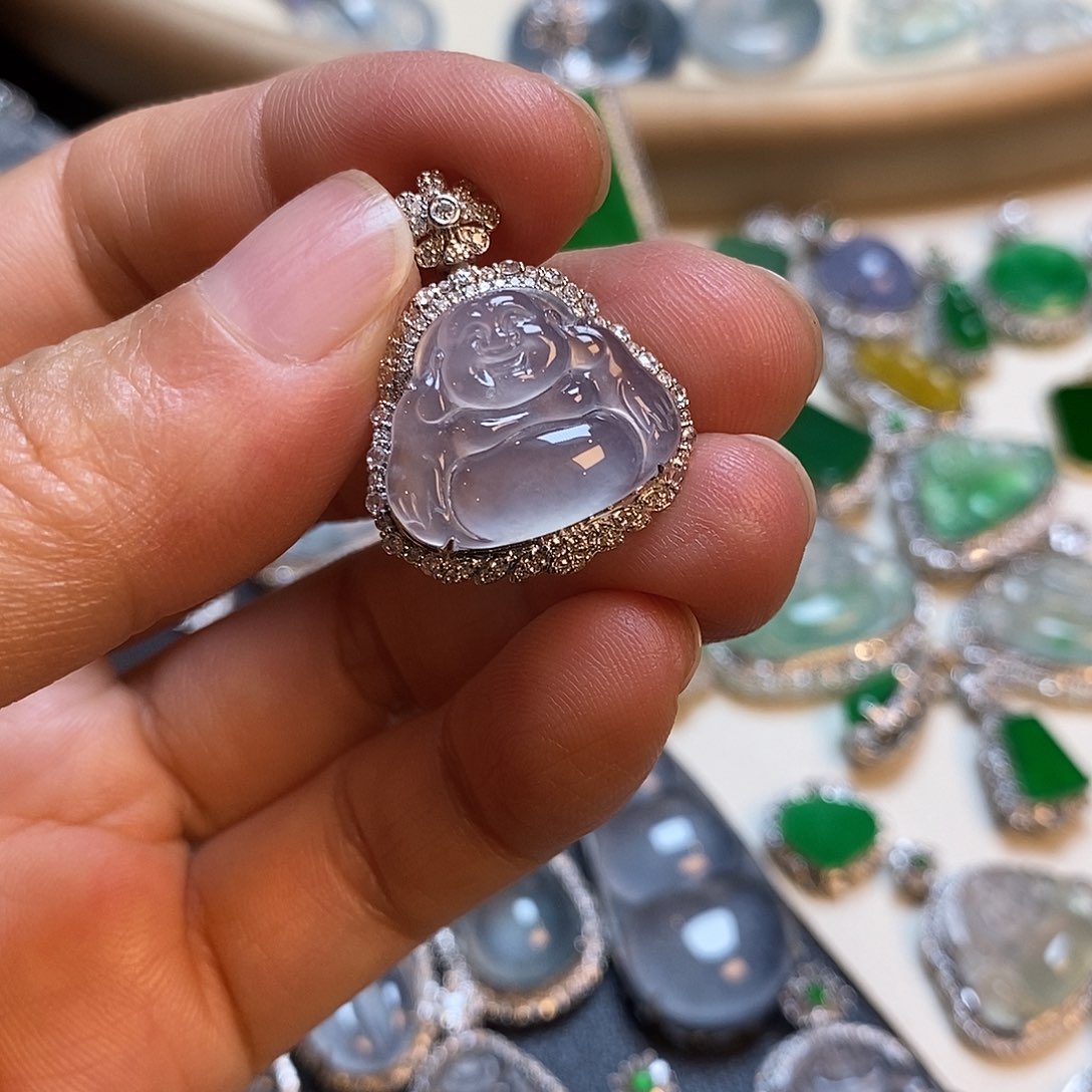 翡翠18K金镶嵌颈饰佛公