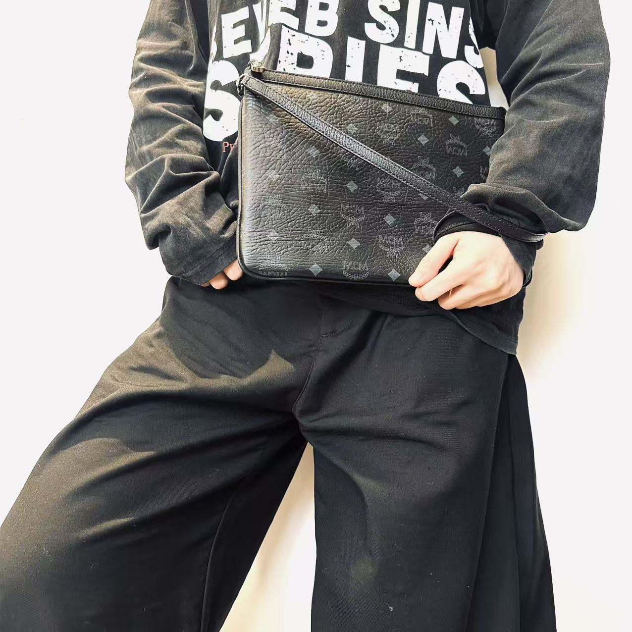 95新 MCM MCM黑色手拿包 2506260529