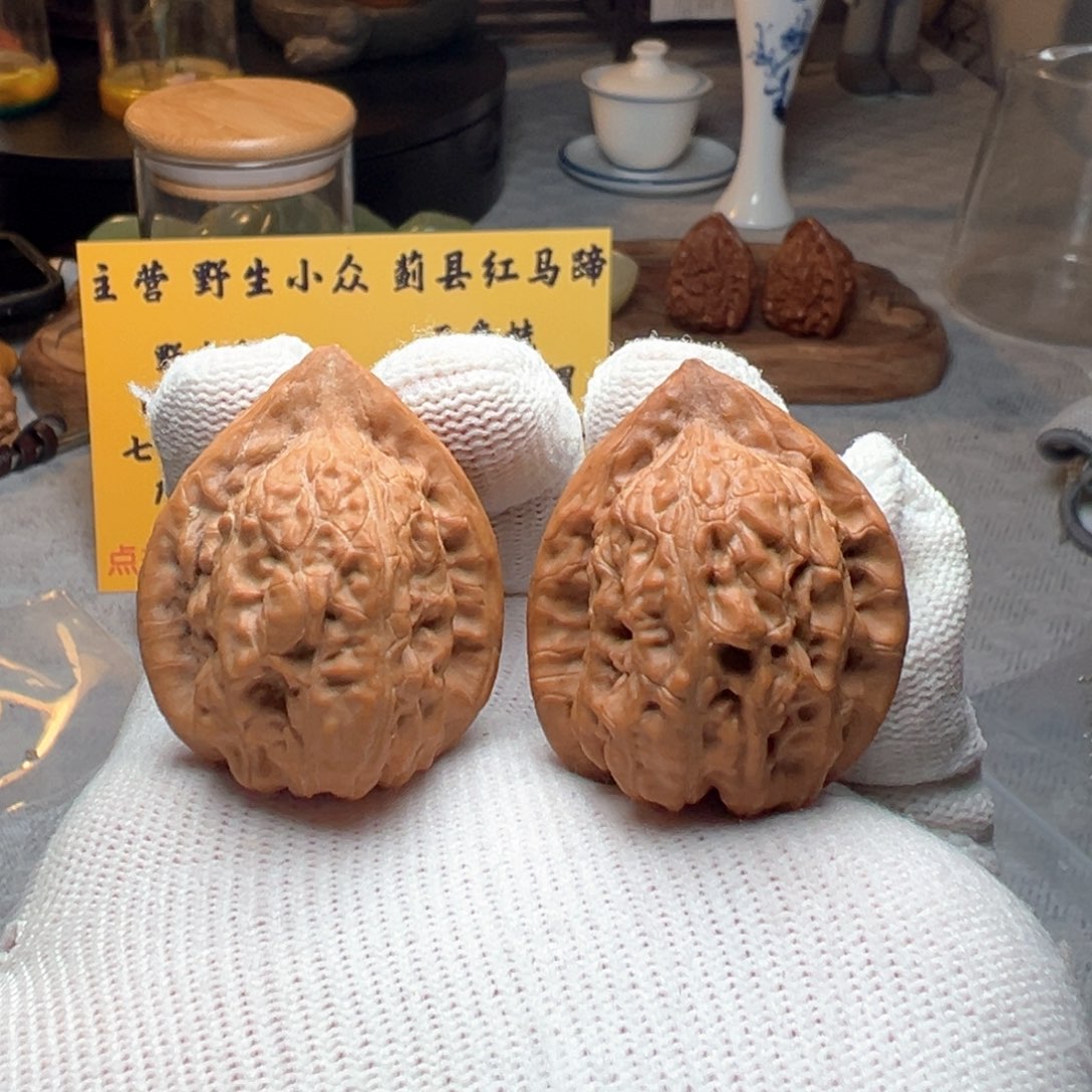 文玩核桃吊坠博*o野生赤龙135
