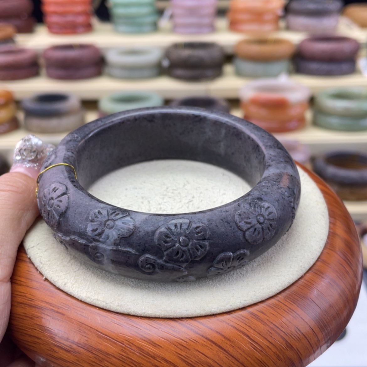 【闪购商品】石英质玉手镯未镶嵌吴*桃