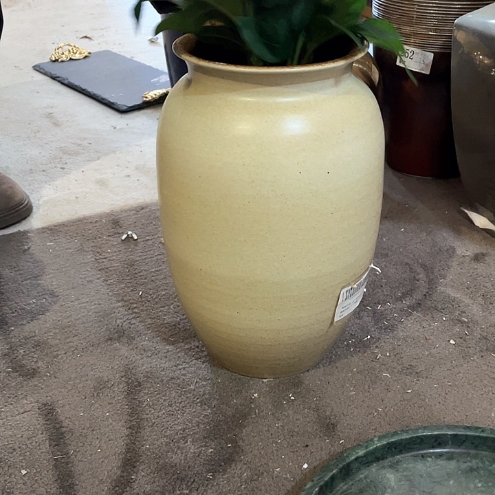 陶瓷花瓶，仿真绿植。