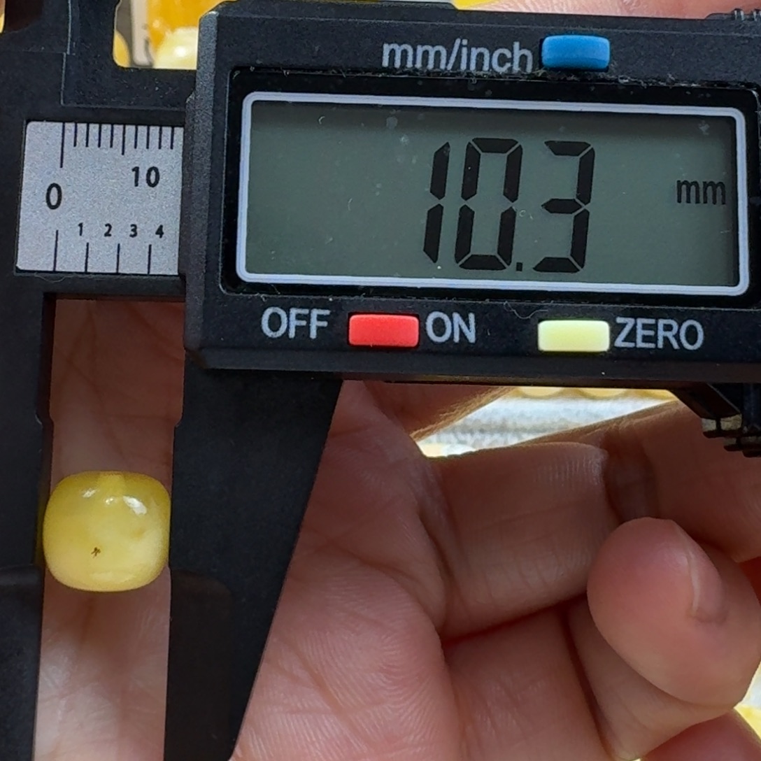 蜜蜡未镶嵌裸石17杂