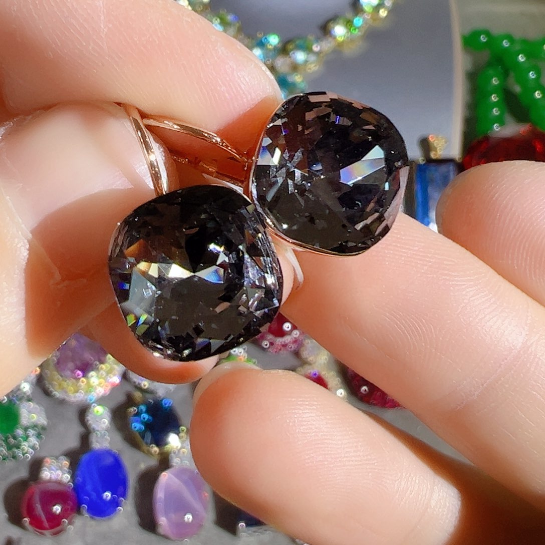 花岗石钨合金红色蓝色吊坠