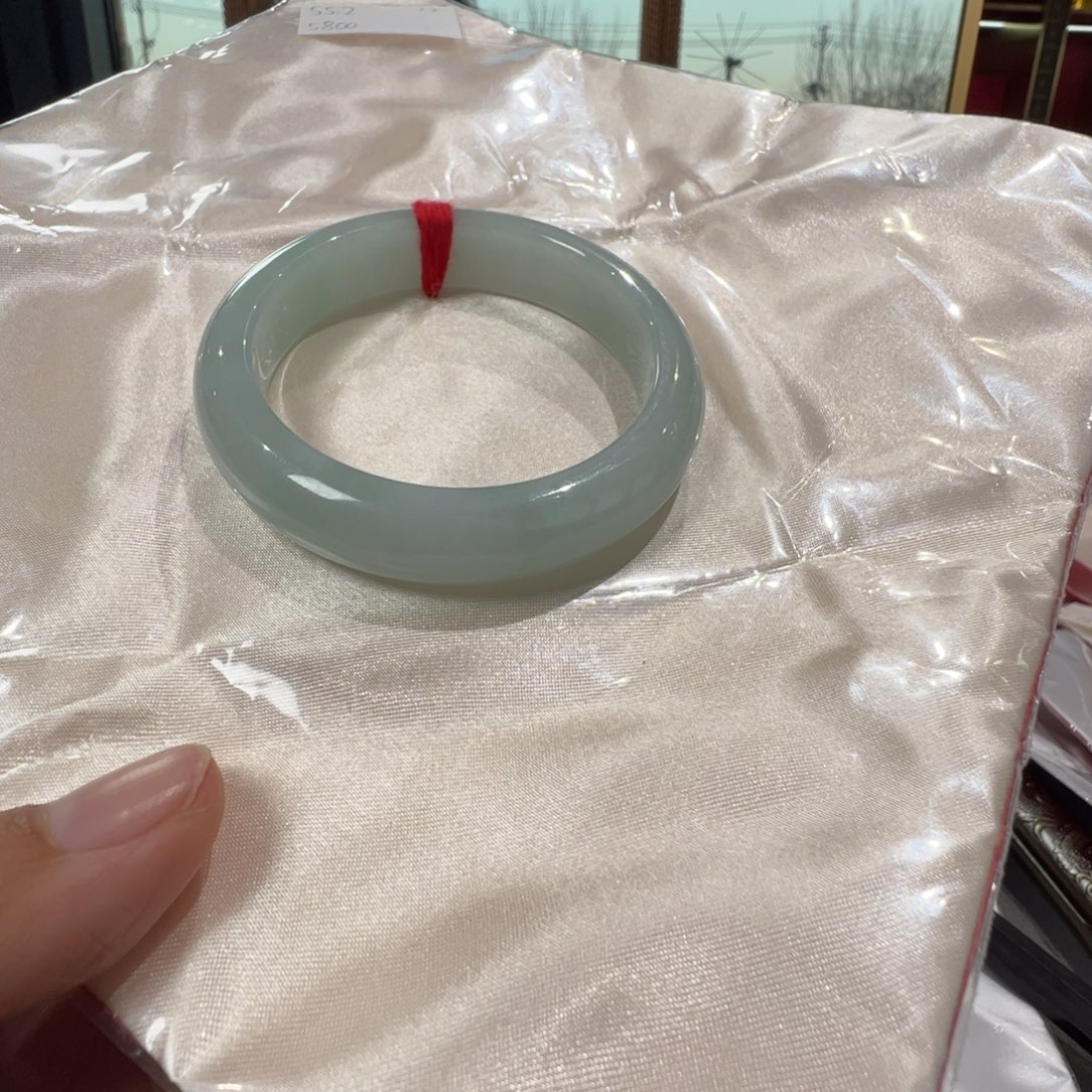 萌***喵翡翠未镶嵌手镯晴绿福利不退不换 