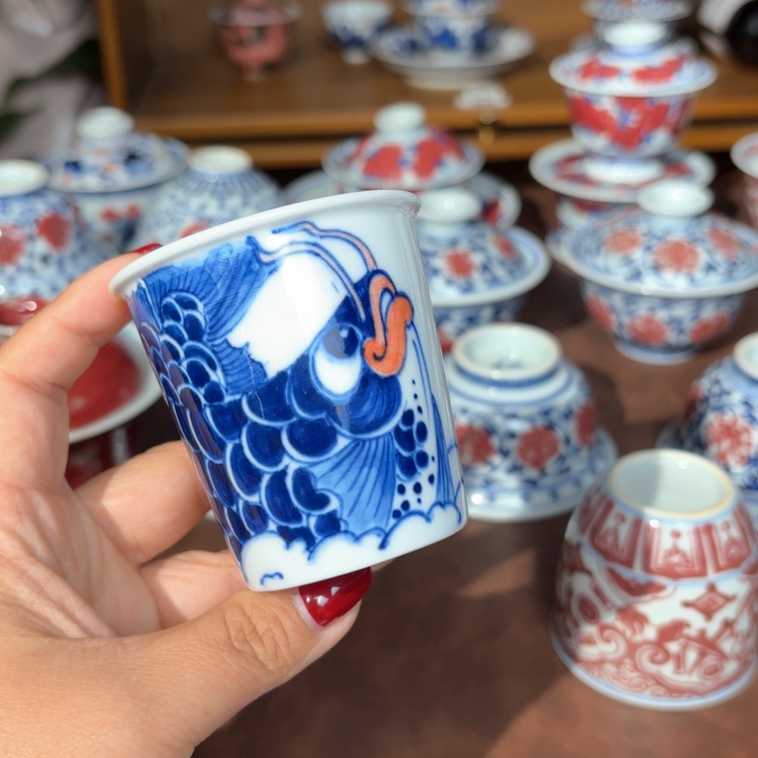 青花手绘釉下五彩鱼化龙