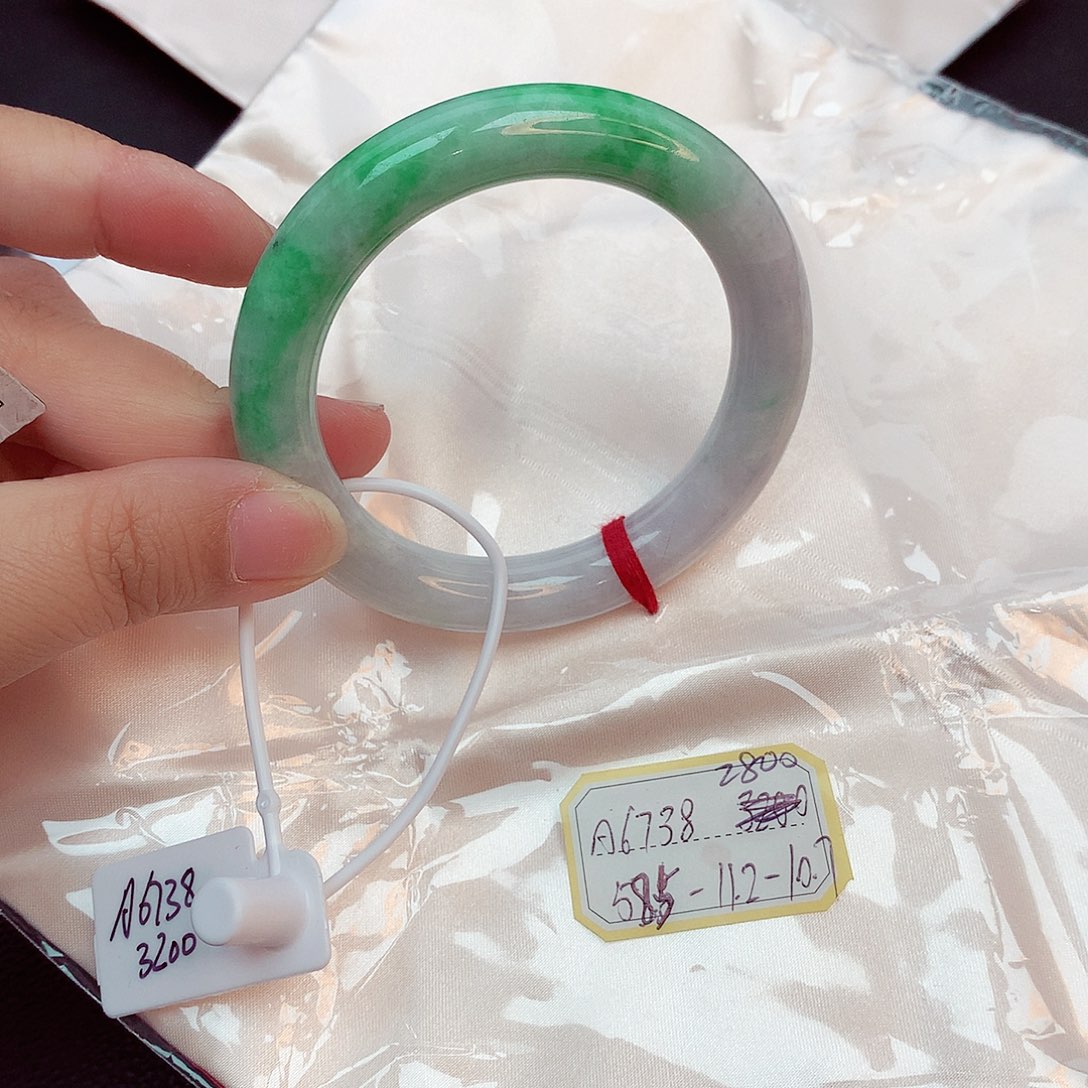 翡翠手镯未镶嵌天然缅甸翡翠A货