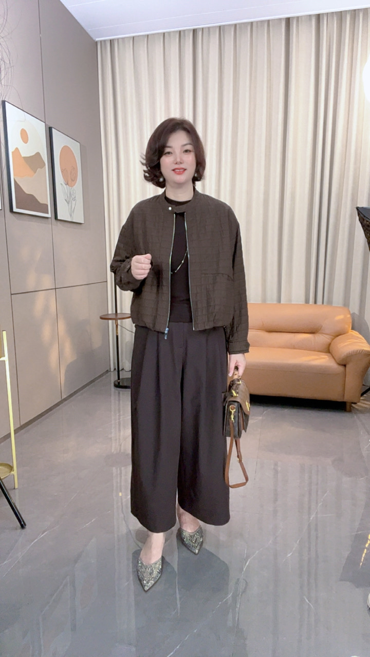 《林李上新》 7076秋季常规款女宽松型圆领外套短款上衣春夏百搭