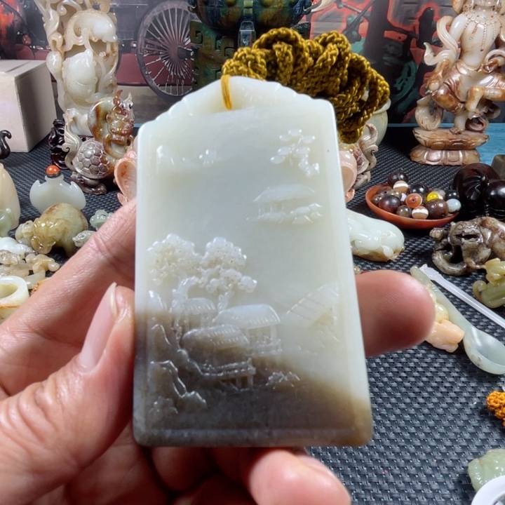 和田玉颈饰未镶嵌