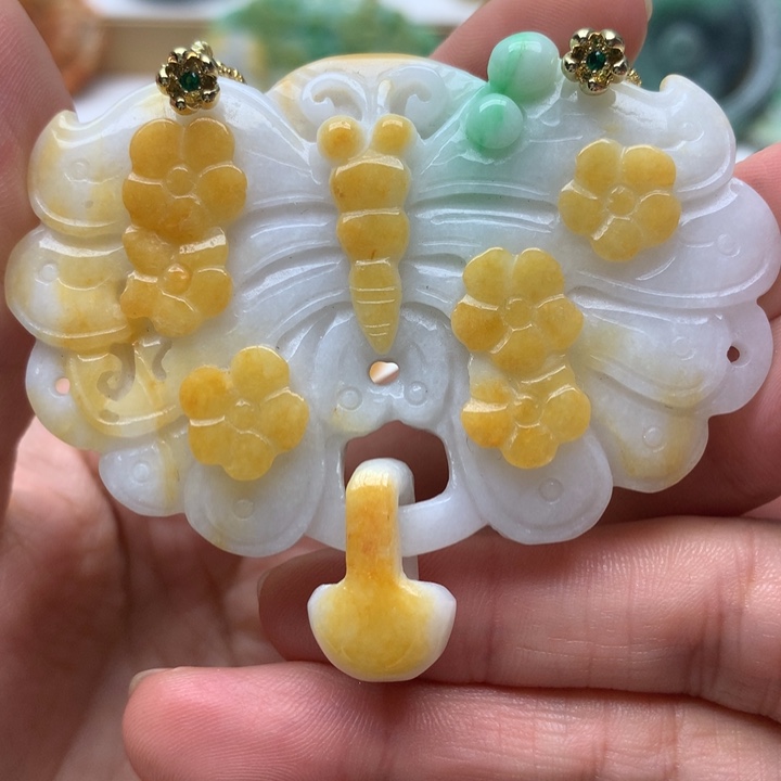 翡翠未镶嵌颈饰翡翠