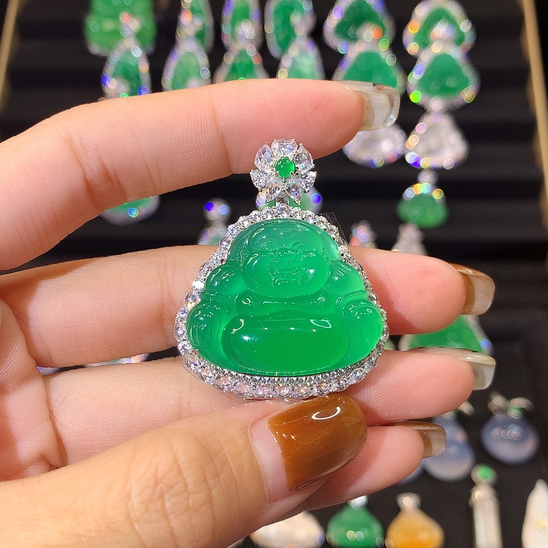 托***雅玛瑙/玉髓银S925镶嵌颈饰