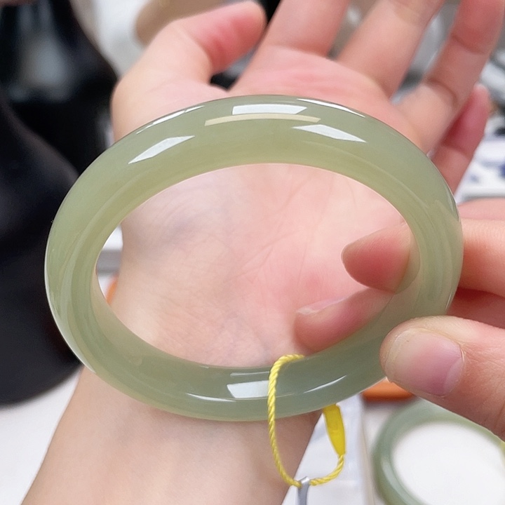 和田玉手镯57未镶嵌