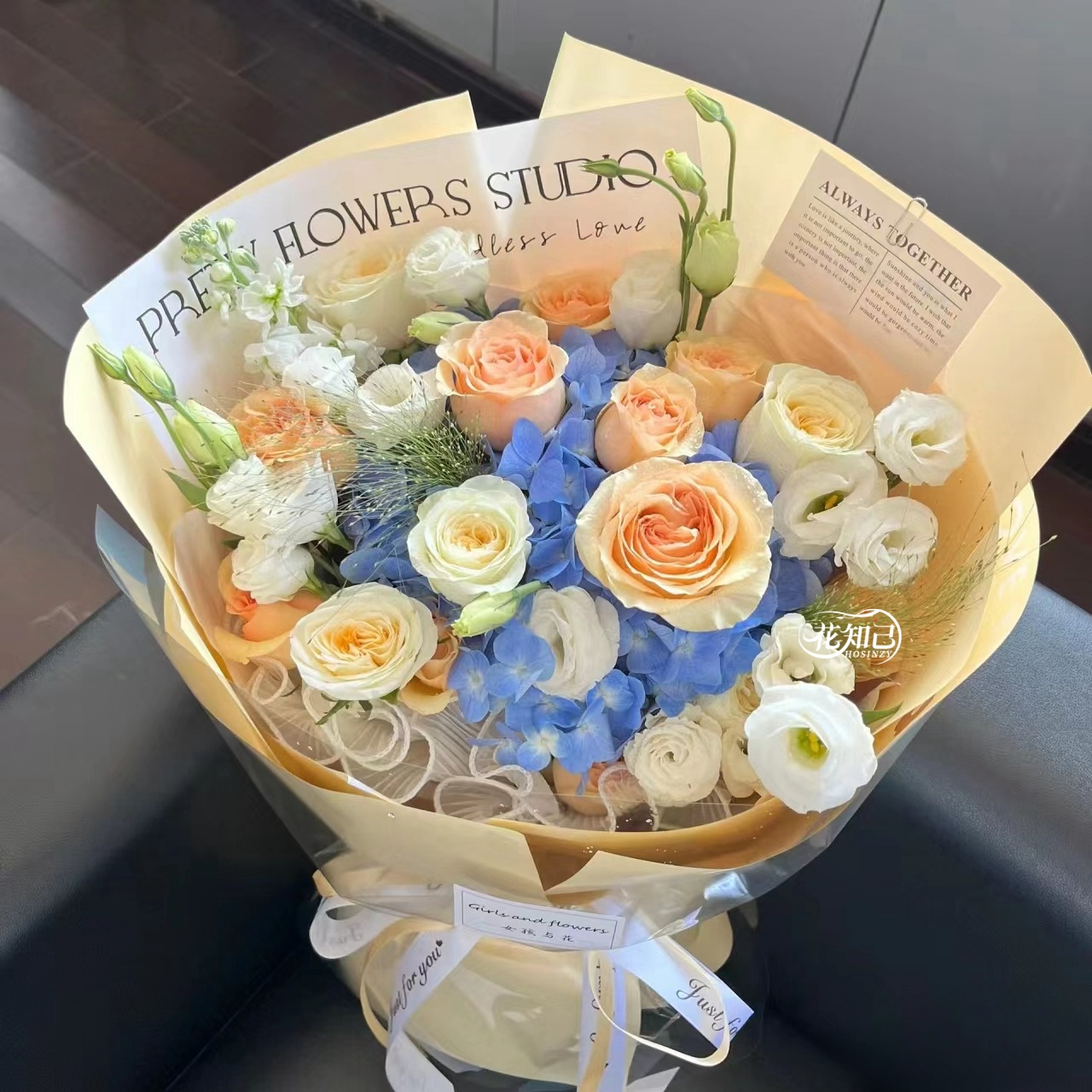 【浪漫微光】8枝香槟玫瑰1枝蓝绣球1枝紫罗兰混搭花束生日鲜花送男士送长辈花束女生生日礼物小时达高考花束