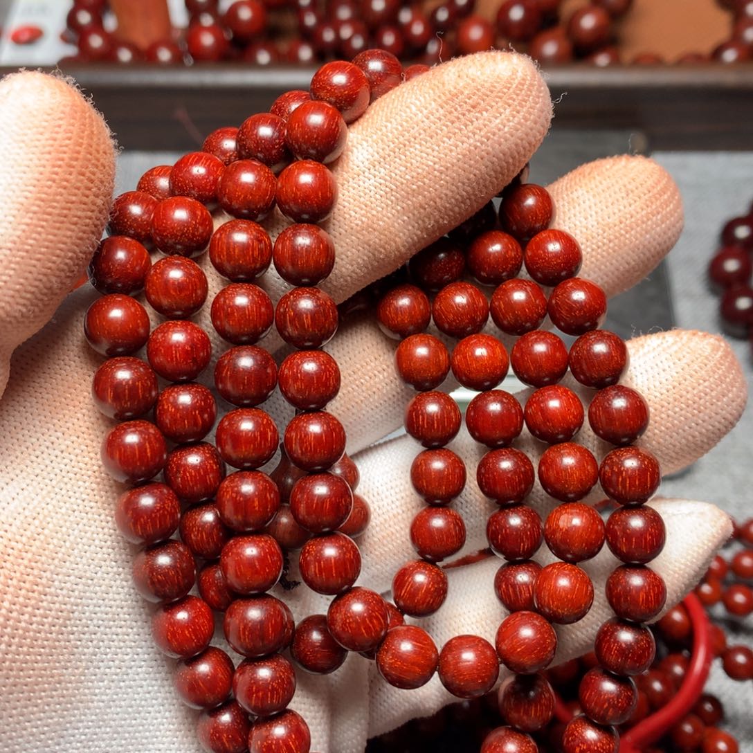 蒙***@小叶紫檀手串/手链0.8*108颗 鸡血红金星鳞底aaaaa无胶