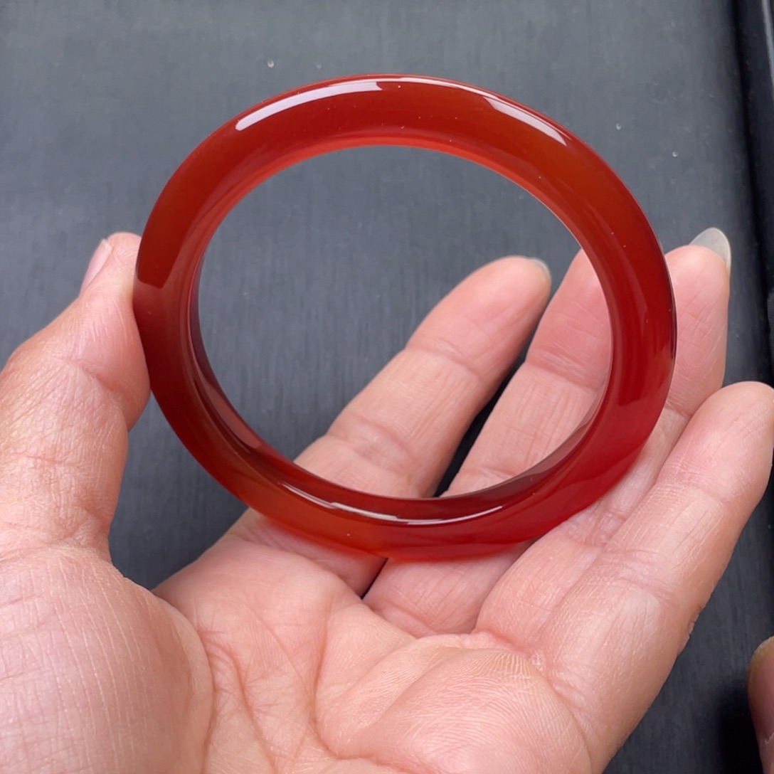 玛瑙/玉髓手镯未镶嵌财****康