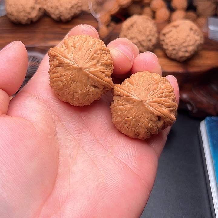 桃核把件核桃铁锤36