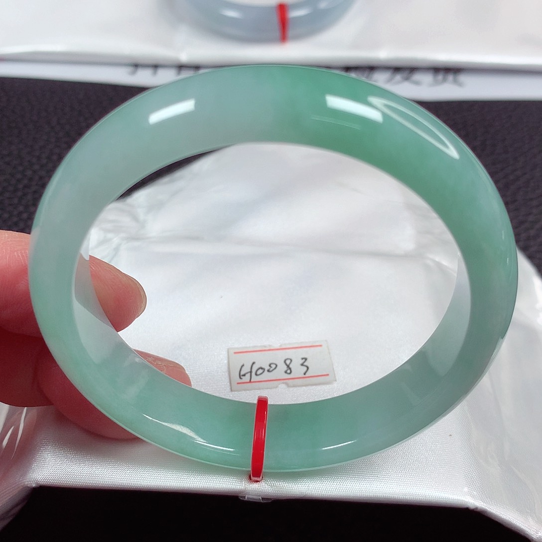 翡翠手镯未镶嵌天然翡翠手镯