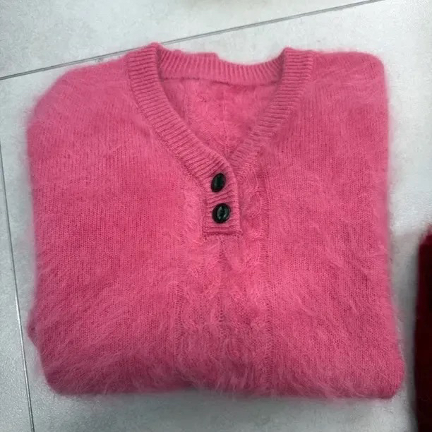 羊绒拉毛V领两粒扣针织衫女款百搭