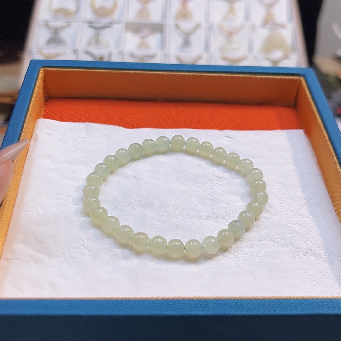 和田玉未镶嵌手串