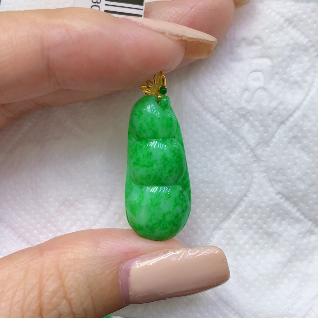 颈饰18K金镶嵌翡翠
