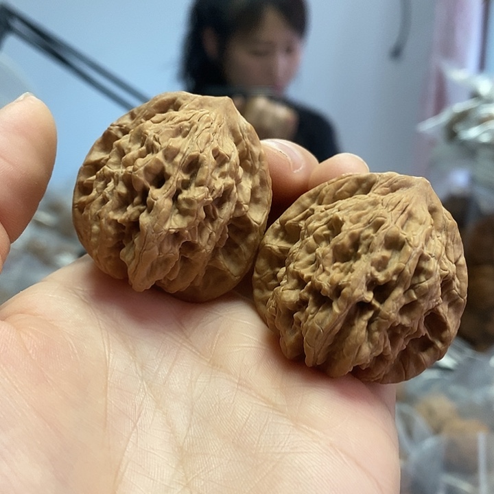 文玩核桃把件39.5/40老树虎头