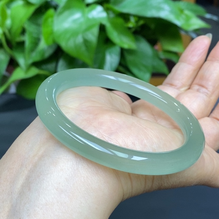 东陵石未镶嵌手镯