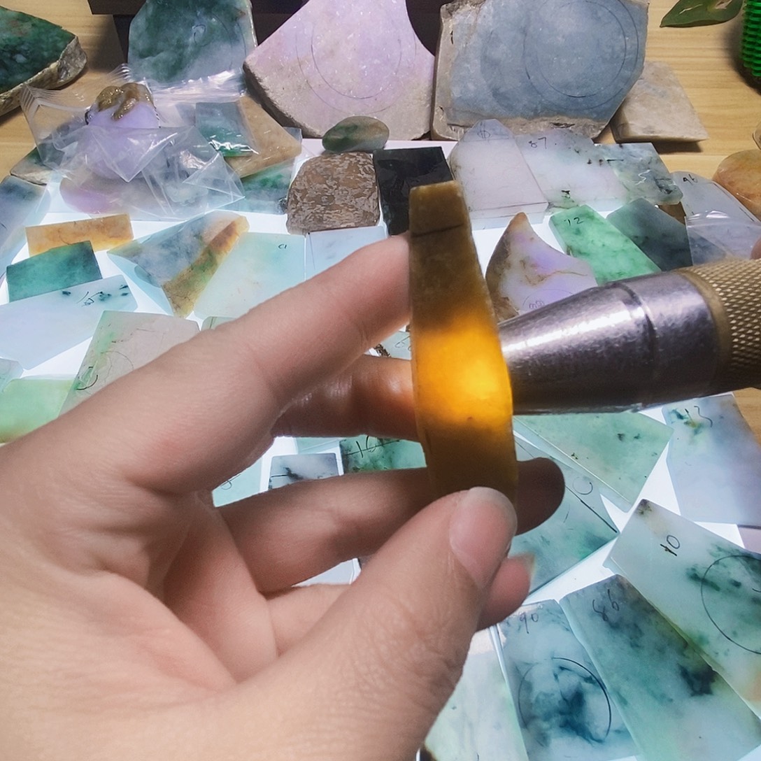 定制翡翠未镶嵌切料子，包工包做福瓜
