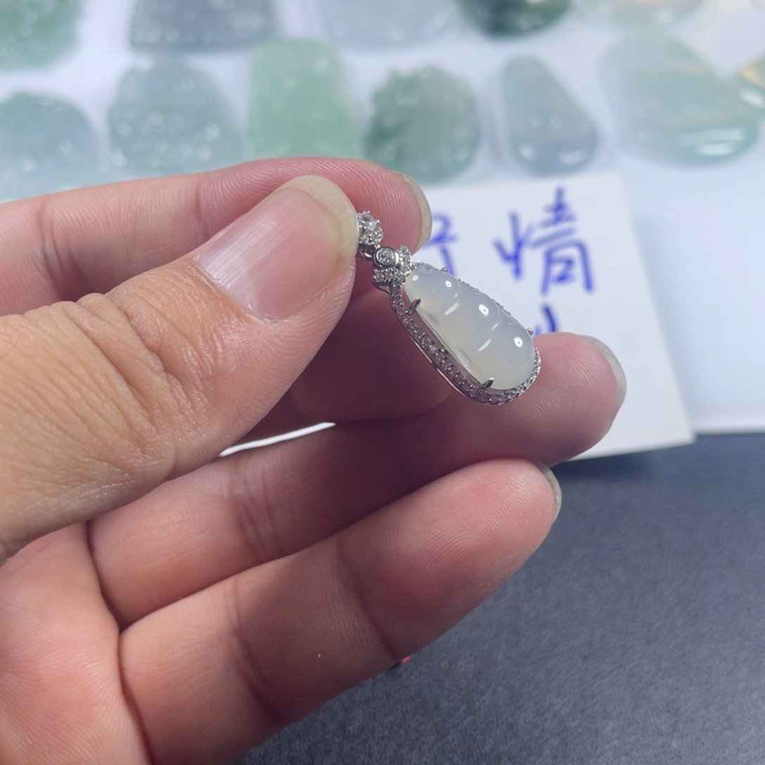 吊坠(不含链)未镶嵌翡翠蒲*英…………