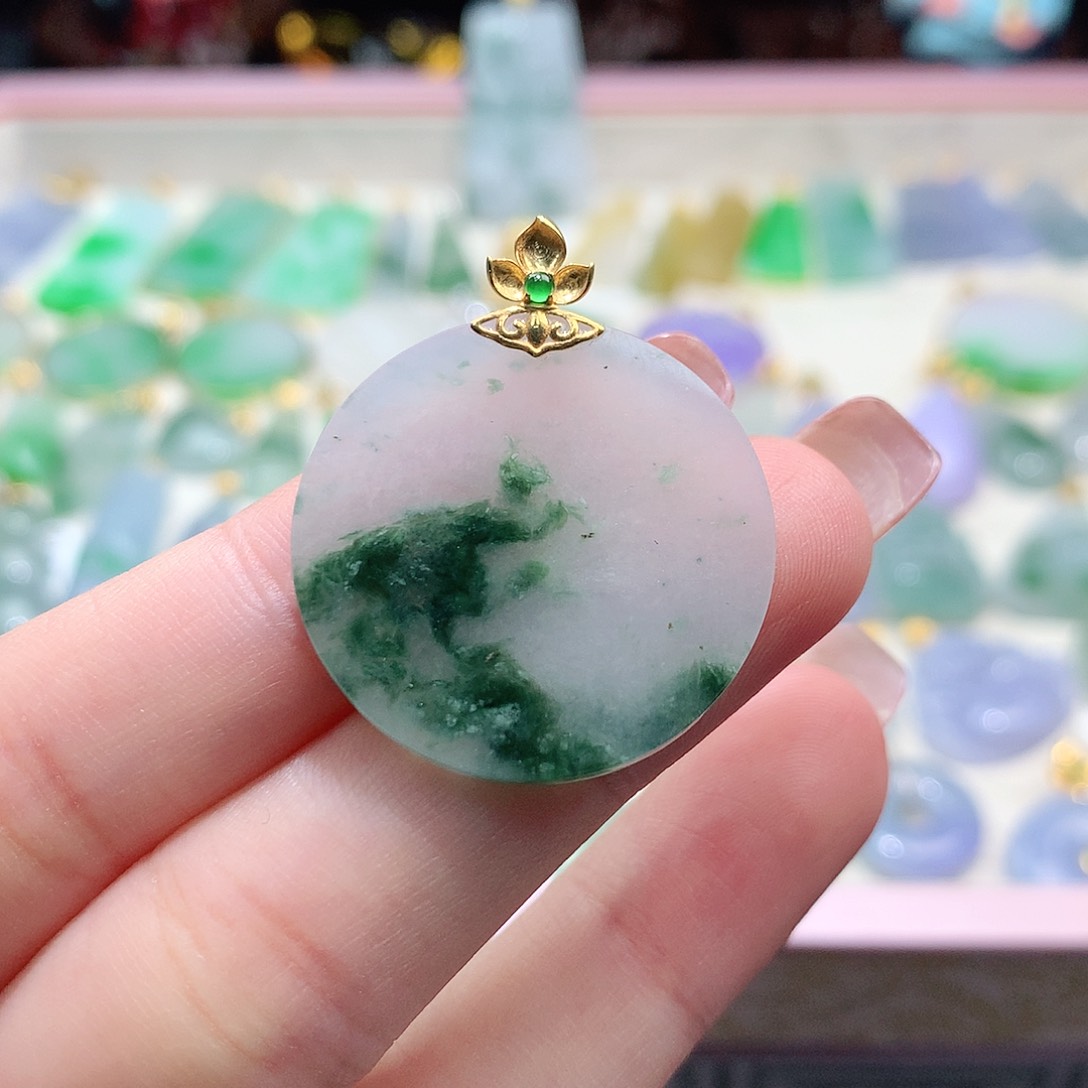 翡翠未镶嵌颈饰翡翠