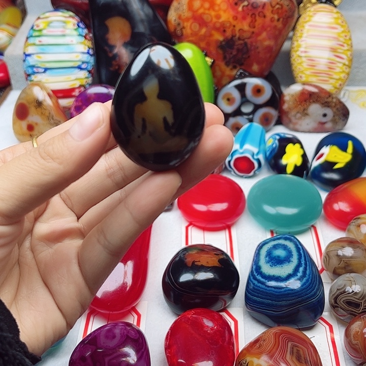 玛瑙/玉髓未镶嵌珠宝奇石