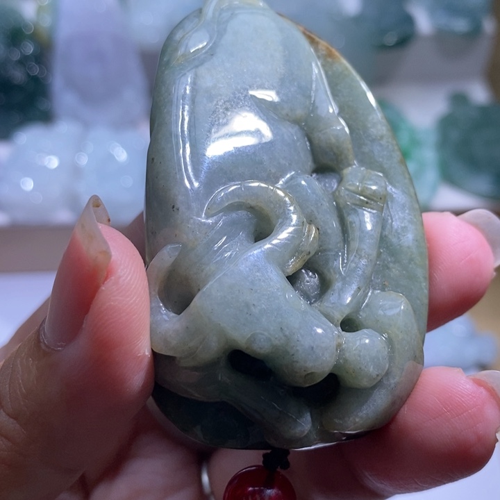 【闪购商品】颈饰未镶嵌翡翠牛