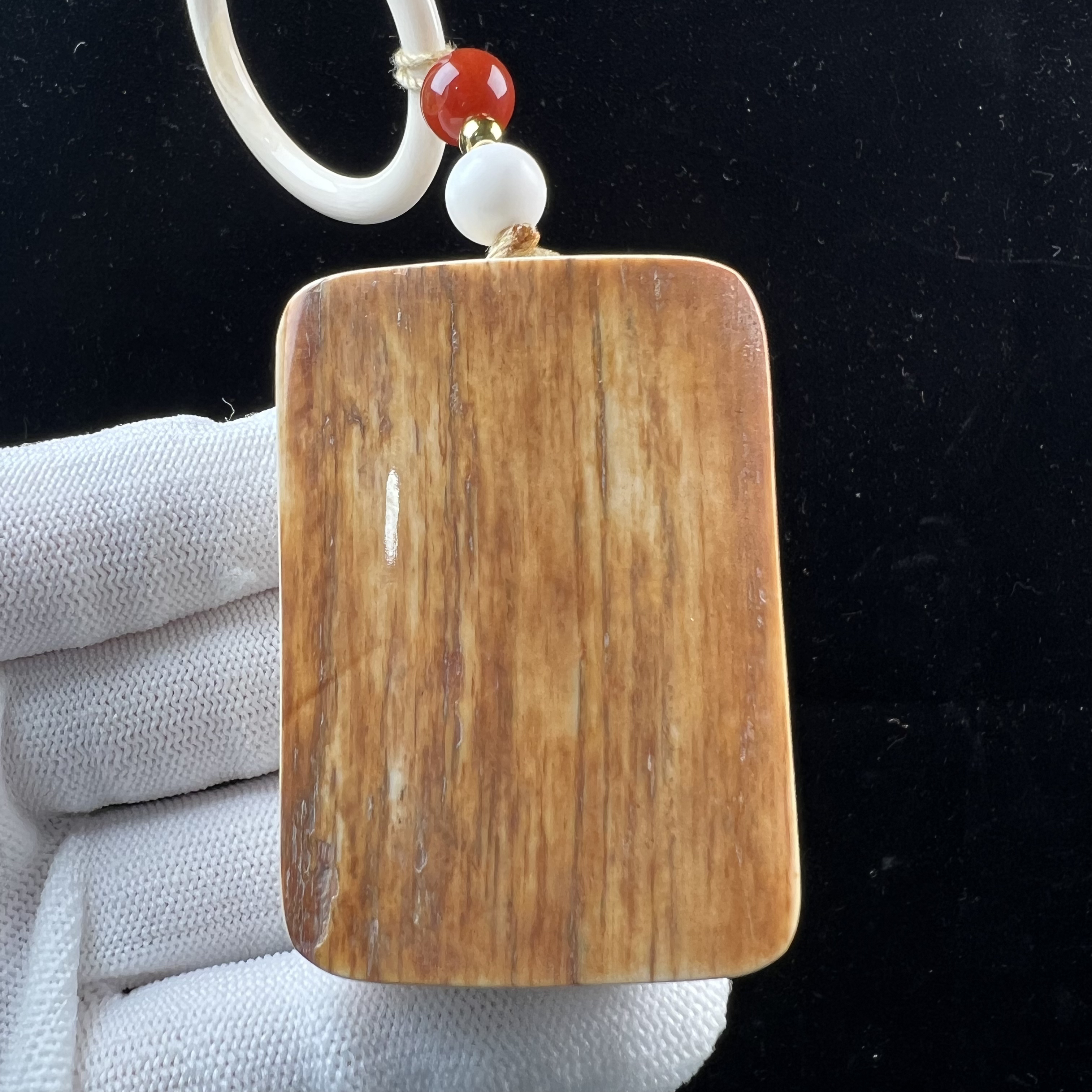 P1557天然猛犸牙 金皮肥皂 无事牌40*50*25mm支持鉴定 假一罚四