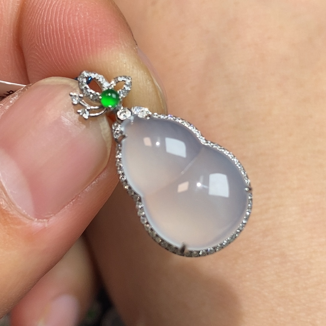 翡翠颈饰18K金镶嵌葫芦