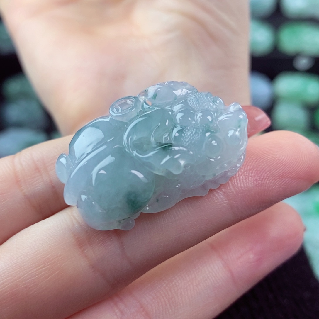 翡翠颈饰未镶嵌天然